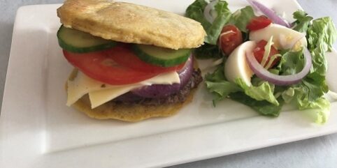 Pannenkoekburger met kaas