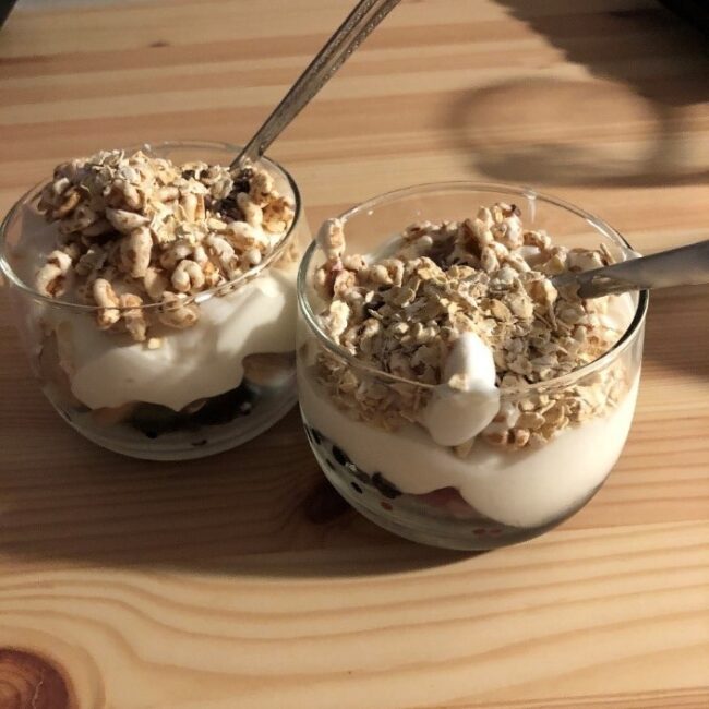 Kwark met fruit en noten